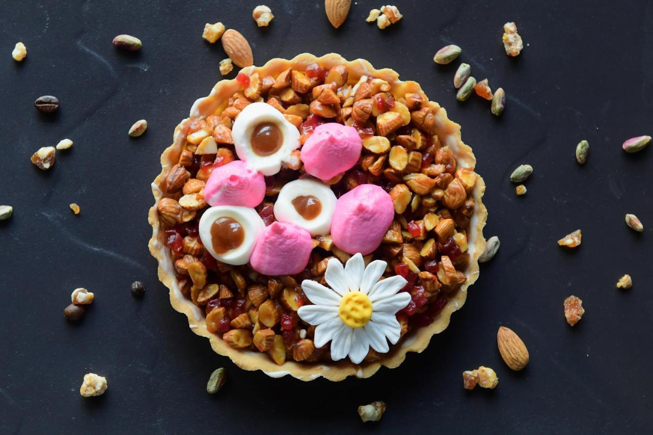 Radisson Blu Hotel Guwahati Zewnętrze zdjęcie A granola tart