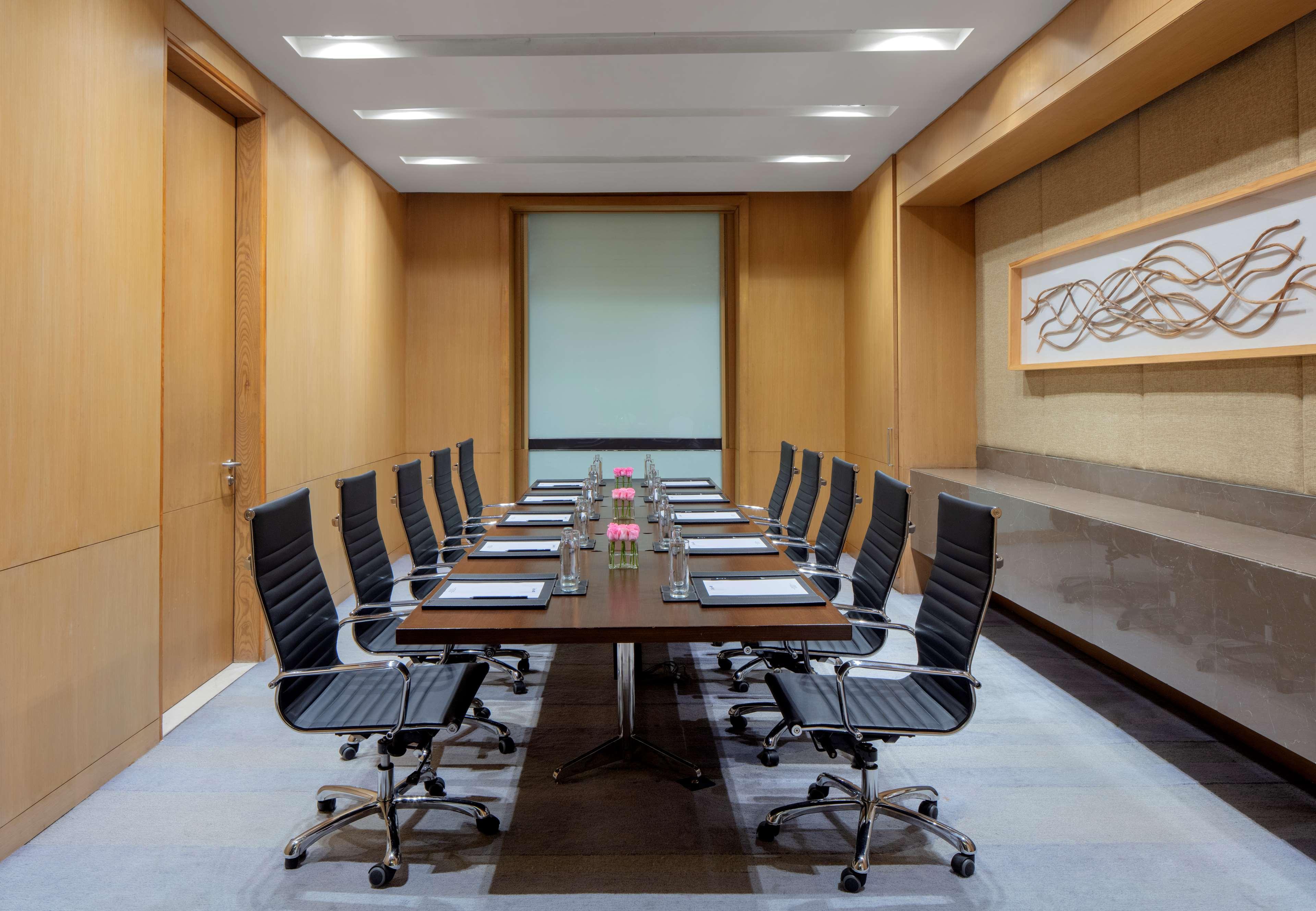 Radisson Blu Hotel Guwahati Zewnętrze zdjęcie Meeting room