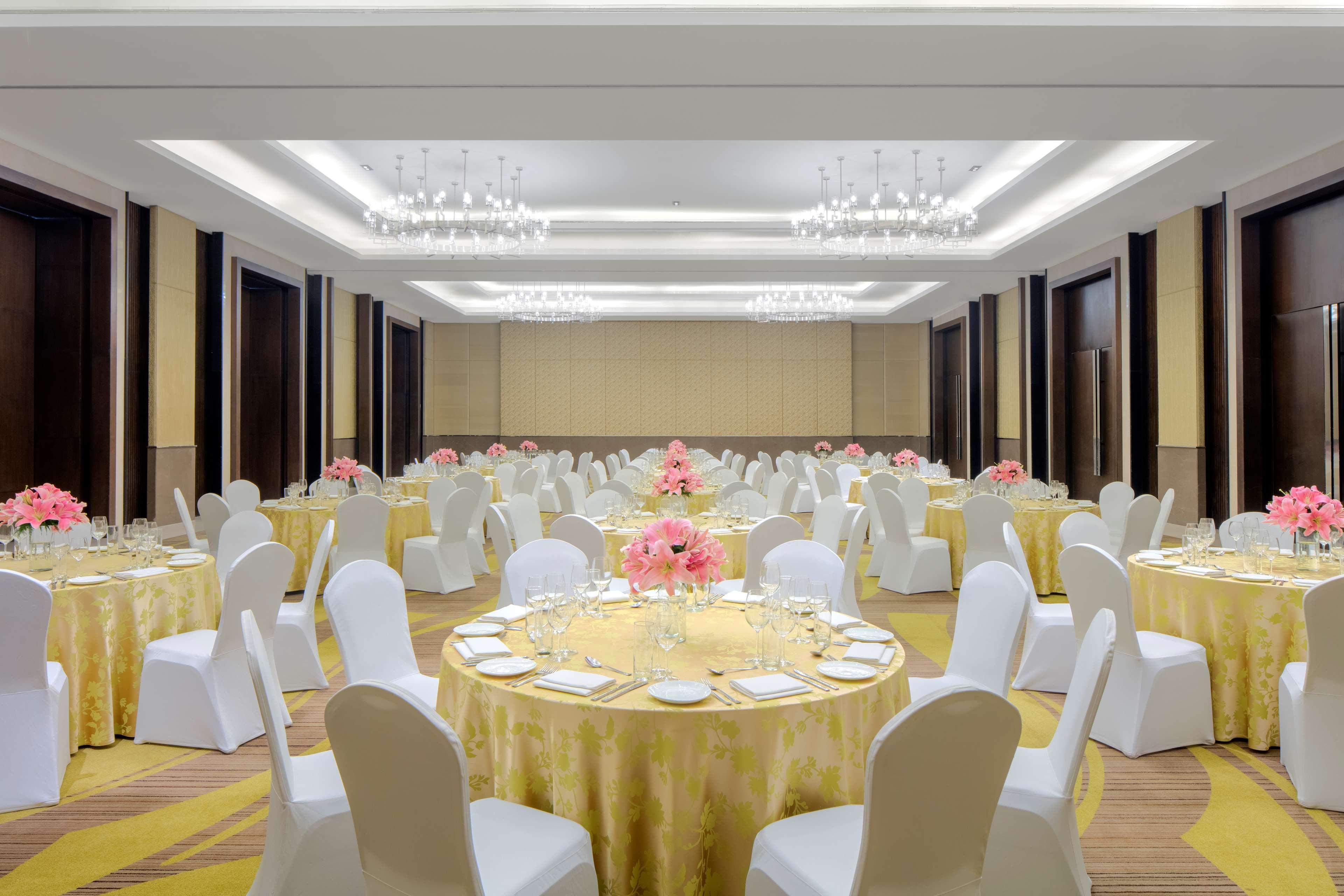 Radisson Blu Hotel Guwahati Zewnętrze zdjęcie The ballroom
