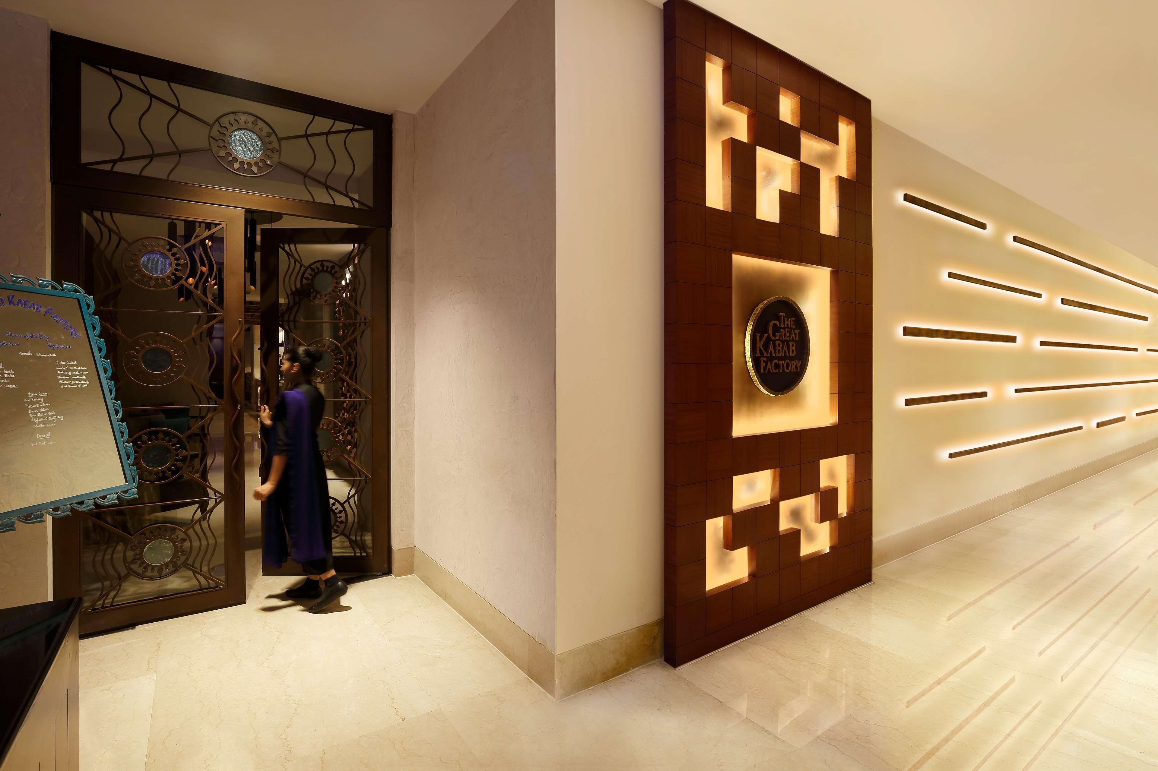 Radisson Blu Hotel Guwahati Zewnętrze zdjęcie The Oberoi Mumbai