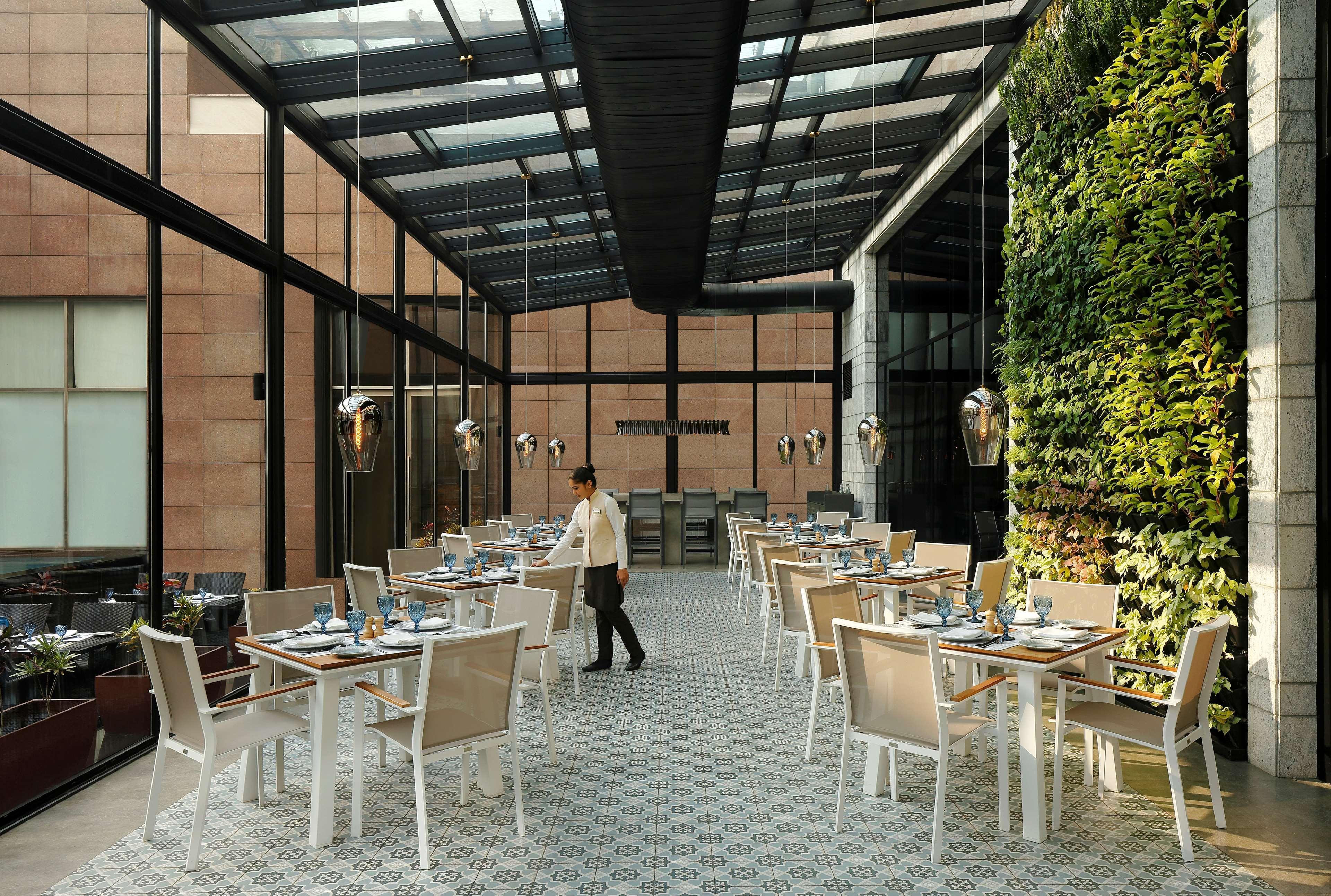 Radisson Blu Hotel Guwahati Zewnętrze zdjęcie The Terrace