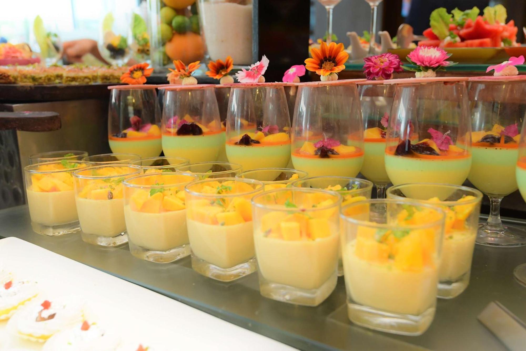 Radisson Blu Hotel Guwahati Zewnętrze zdjęcie Mango pudding