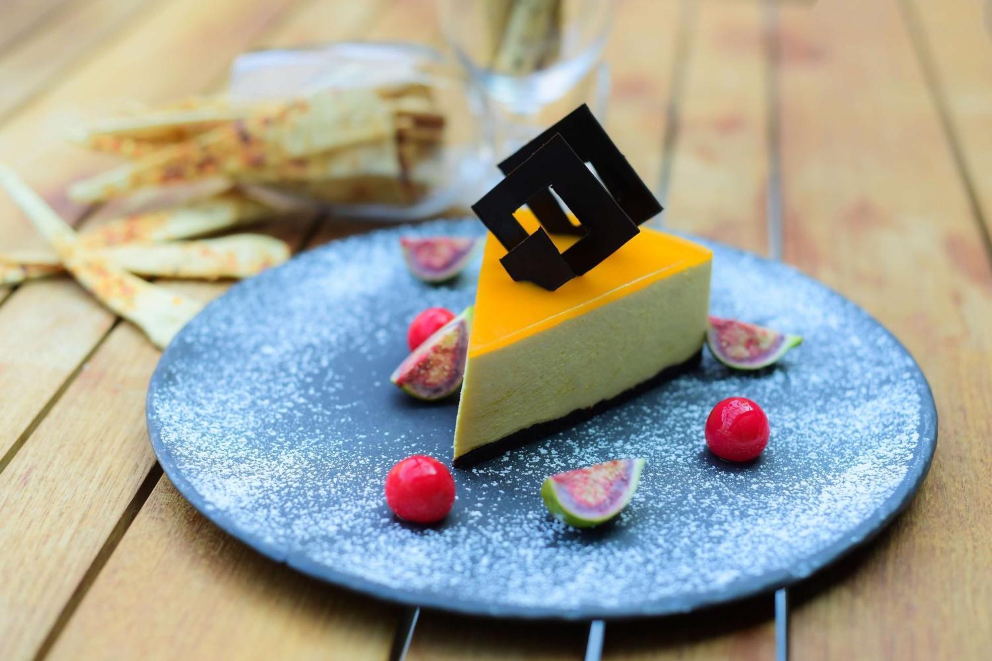 Radisson Blu Hotel Guwahati Zewnętrze zdjęcie A slice of mango cheesecake